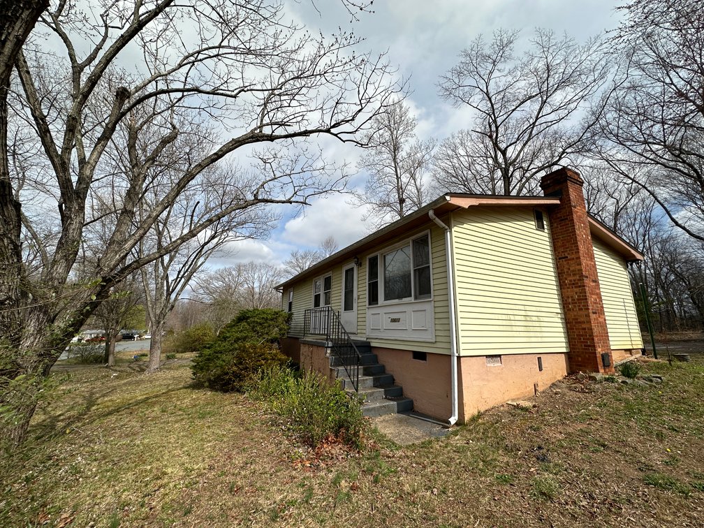 Image for House Flipper Special. Income Producing Opportunity in Fredericksburg, Va. 3 Bed/ 1 Bath, 920 Sq. ft on .41 Acres - Elk Dr