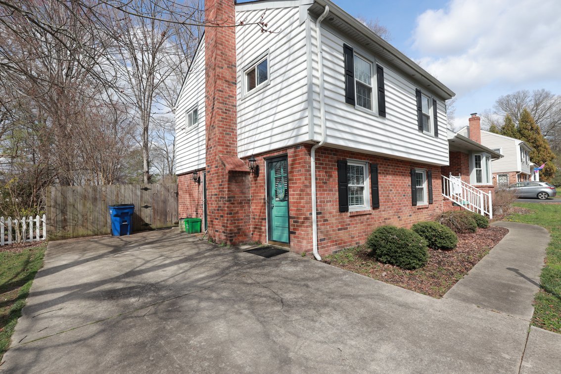 Image for 4 BR/2.5BA Charming Single-Family Home in West End Neighborhood - 2304 Briargrove Ct