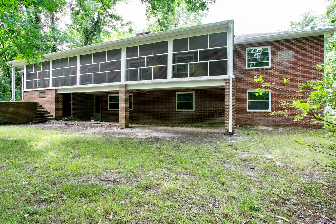 Image for Beautifully Renovated Brick Rancher on 1.33 Acres. 3 bed/ 3 bath, 2284 Sq.ft with an unfinished, 2000 +/-Sq.ft walkout basement.