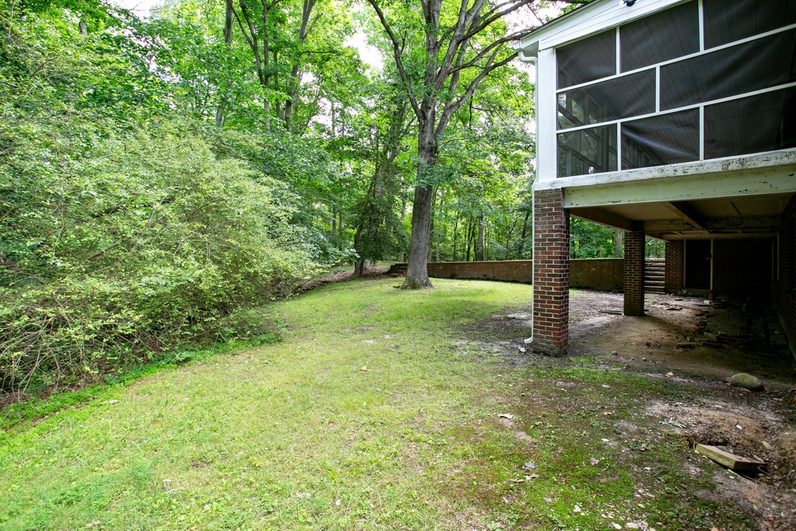 Image for Beautifully Renovated Brick Rancher on 1.33 Acres. 3 bed/ 3 bath, 2284 Sq.ft with an unfinished, 2000 +/-Sq.ft walkout basement.