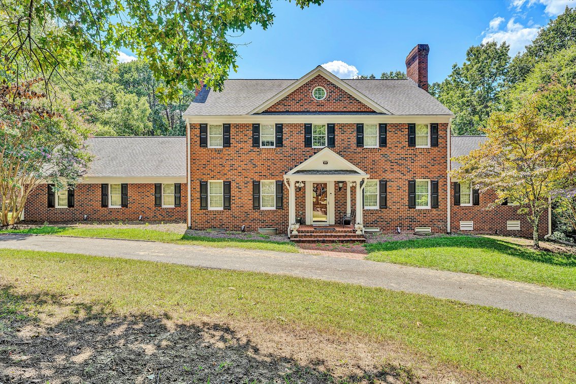 Image for Beautiful Troutville home with Colonial Williamsburg flair