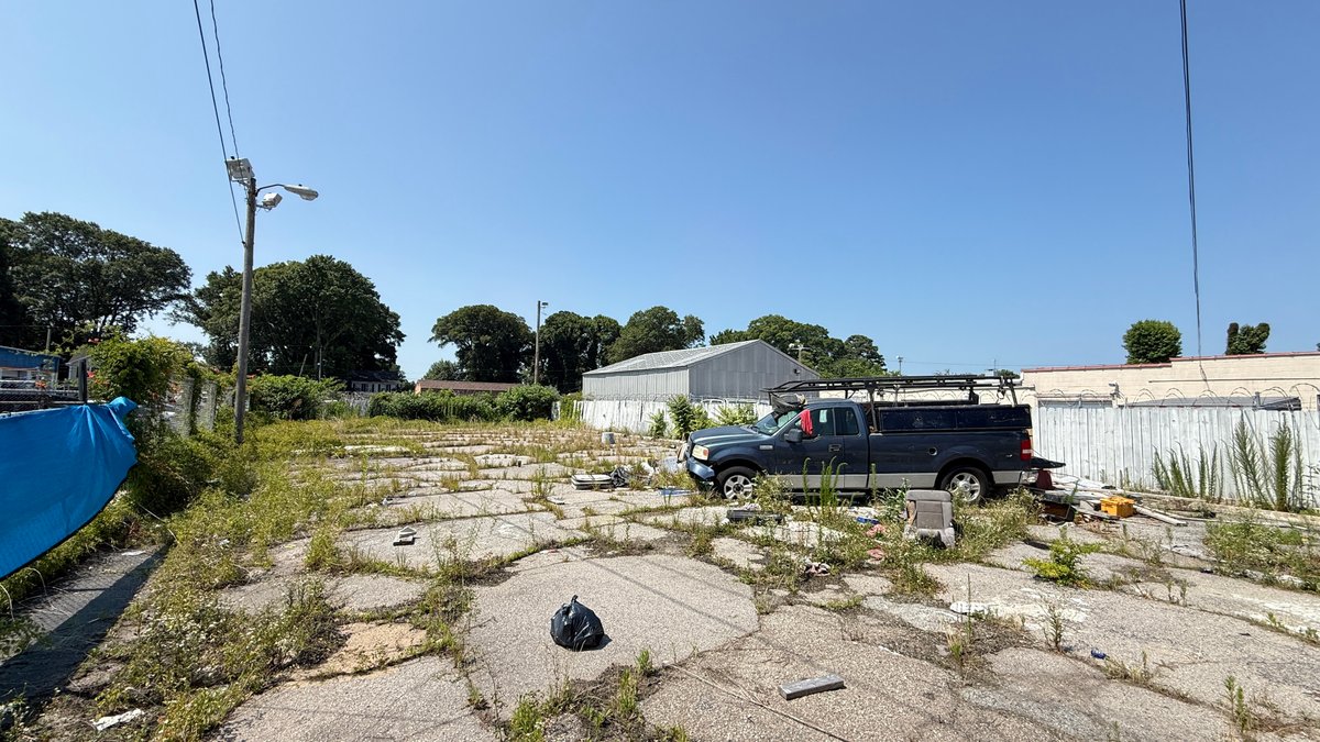 Image for Freestanding Retail/Restaurant Building – C2-Zoned Former Diner with 16 Parking Spots on High-Traffic Little Creek Rd, Norfolk, VA