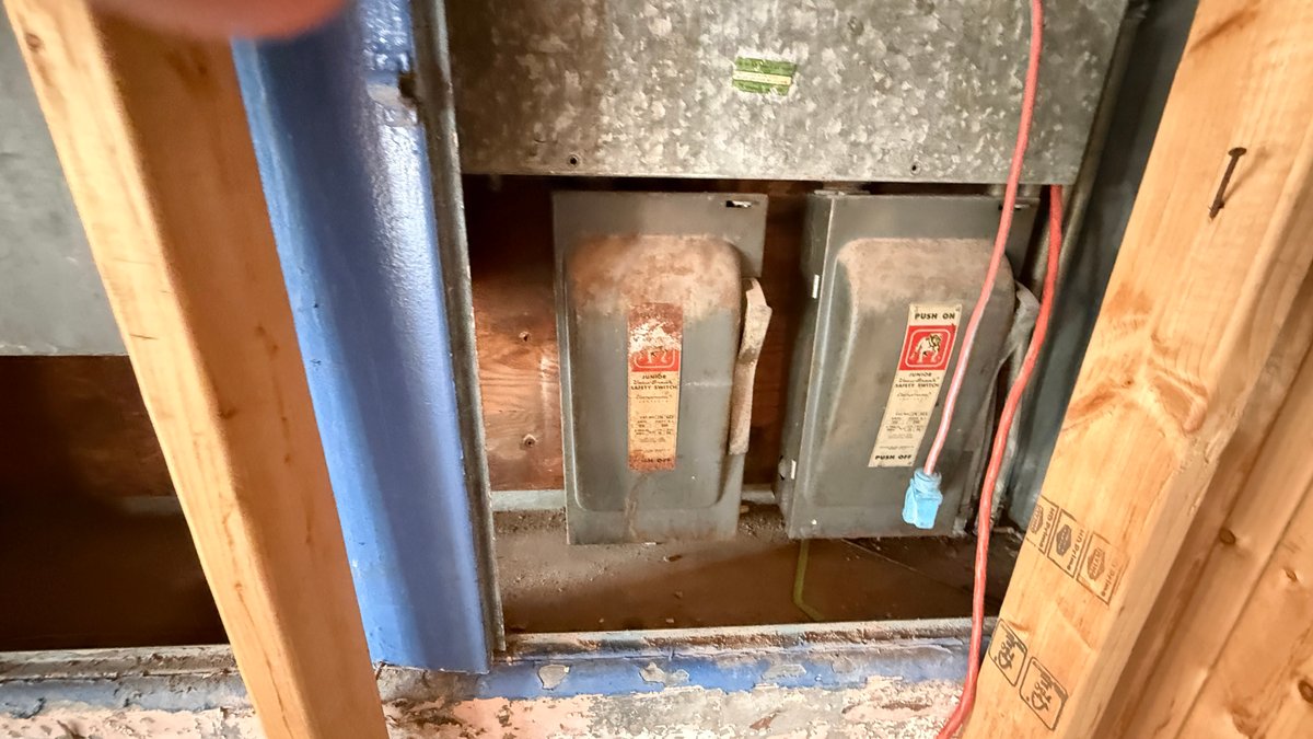 Image for Freestanding Retail/Restaurant Building – C2-Zoned Former Diner with 16 Parking Spots on High-Traffic Little Creek Rd, Norfolk, VA