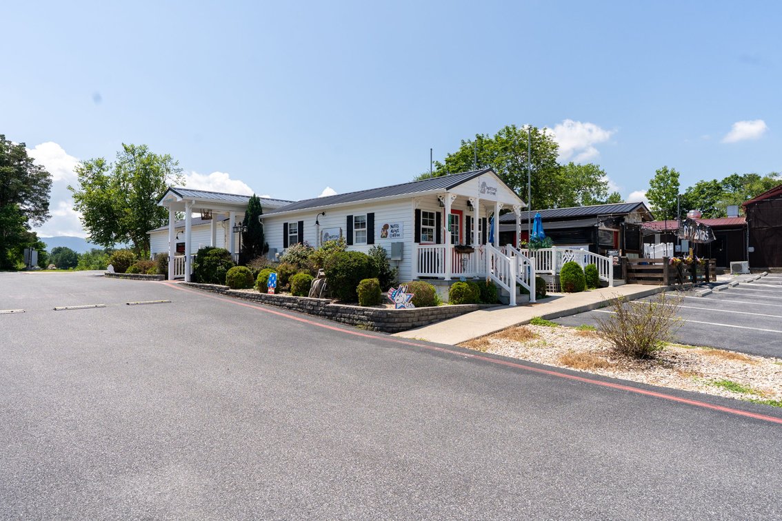Image for Income Producing Multi-Tenant Commercial Retail Center - 6 Buildings on 1.59 Acres - Elkton VA