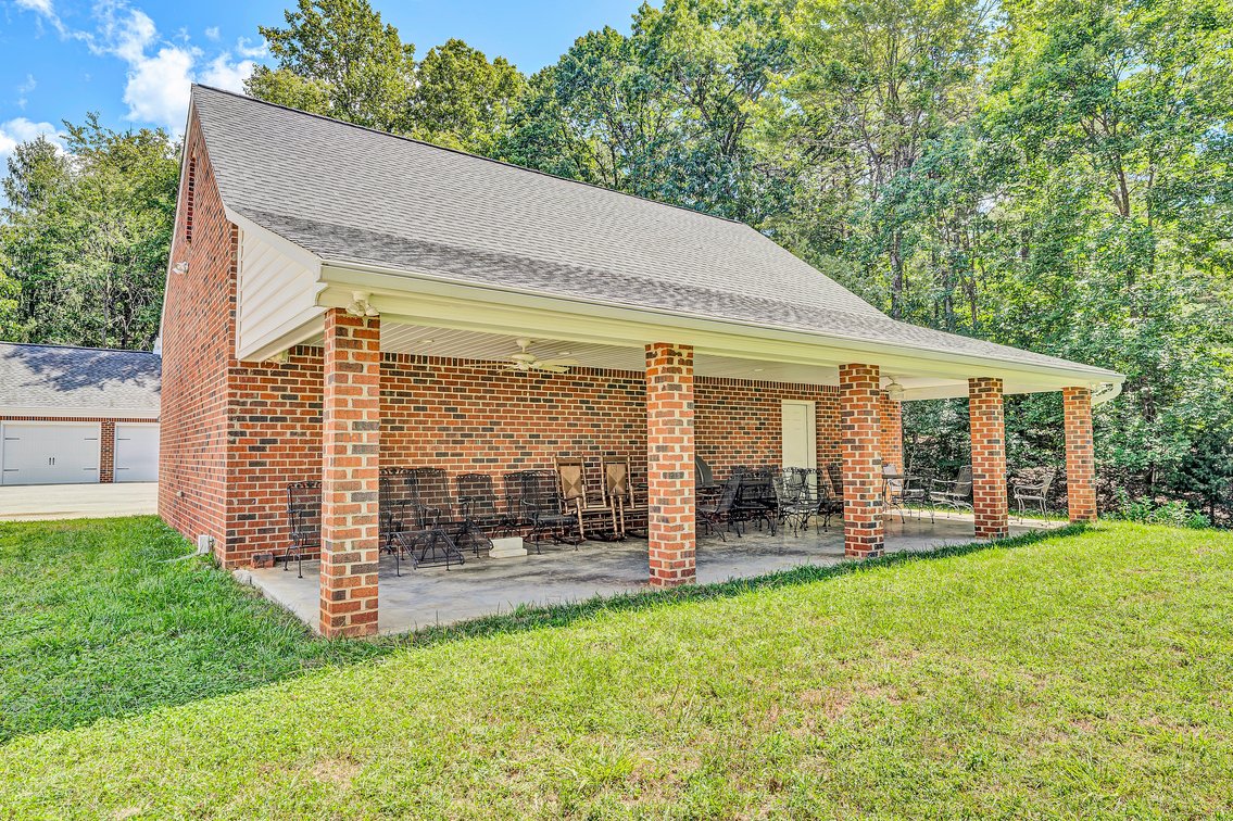 Image for Beautiful Troutville home with Colonial Williamsburg flair