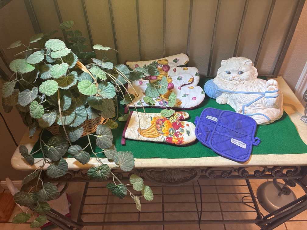 Miscellaneous house items/decor