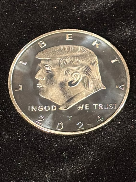 2024 Trump commemorative coin