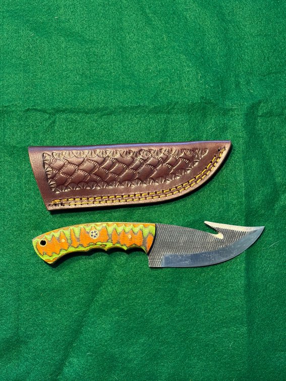Handcrafted Skinning Kinfe w/ Sheath