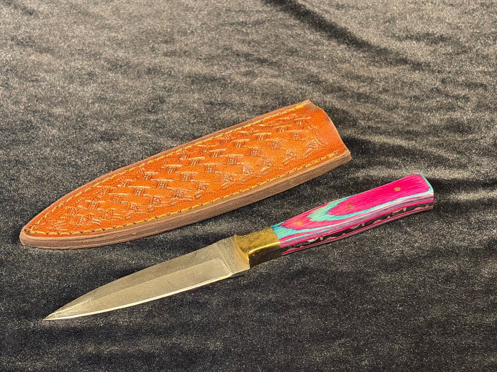 Damascus dagger with sheath