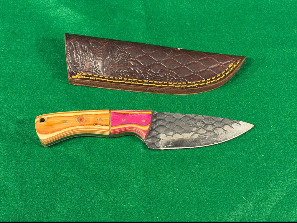 Handcrafted knife with leather sheath