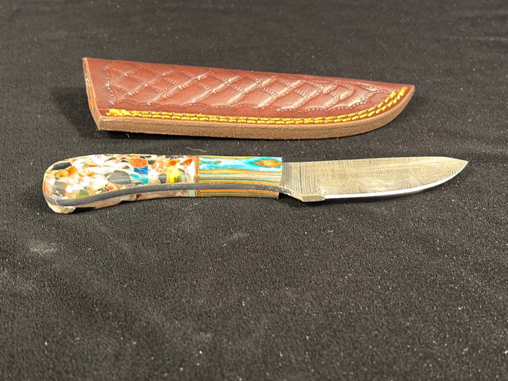 Handcrafted Damascus knife with leather sheath