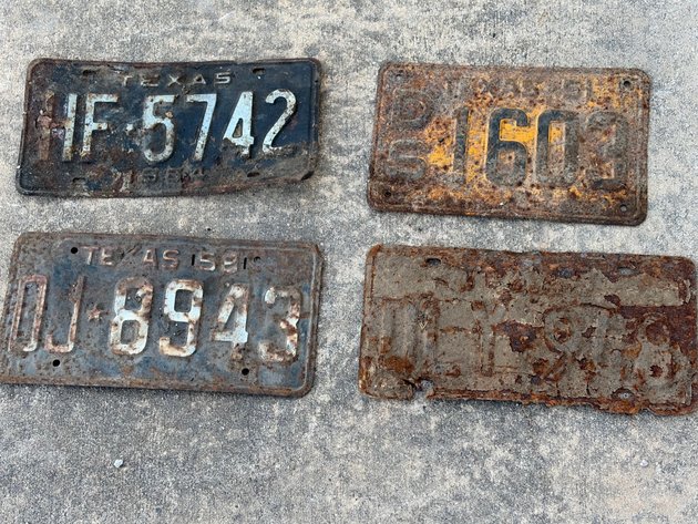 50’s Texas plates