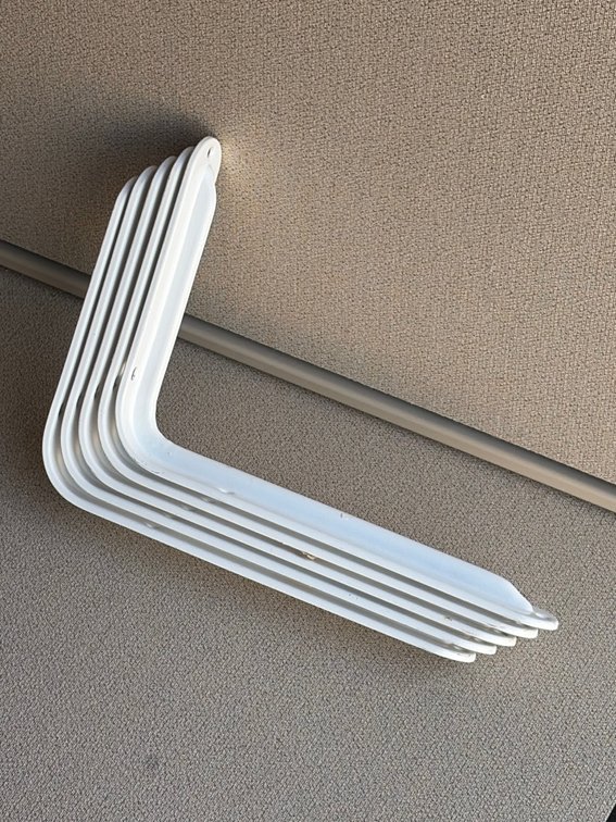 Shelf brackets