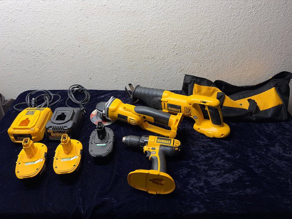 DeWalt 18 V cordless grinder saw and screw gun with batteries and chargers