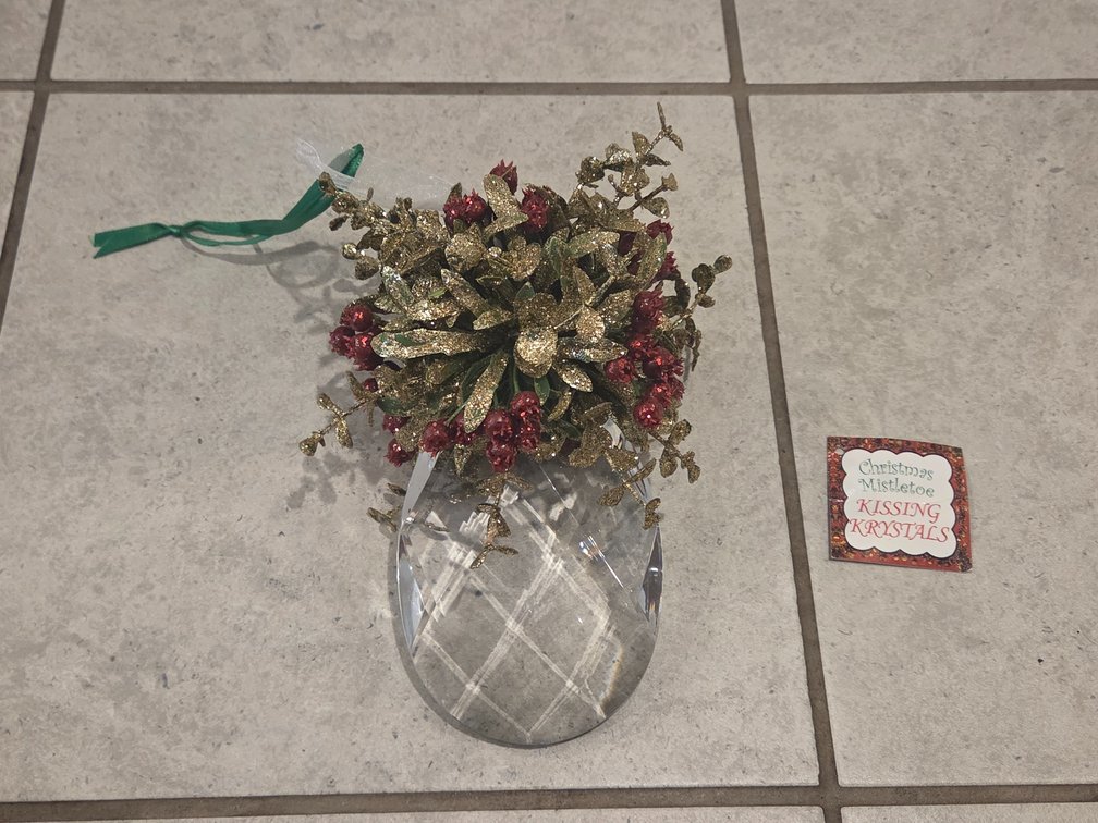 Christmas Mistletoe Kissing Crystals Lucky Ornament