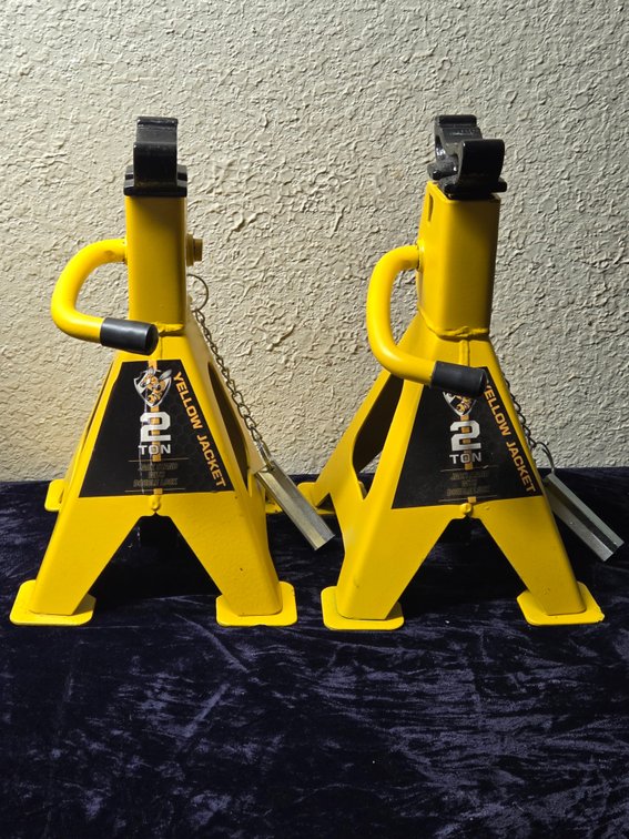 Set of Yellow Jacket 2 ton Jack Stand with double lock
