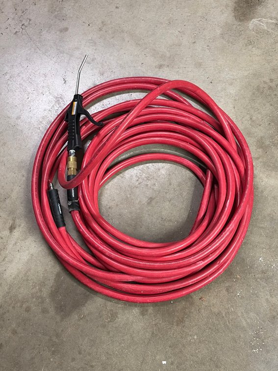 Air hose with nozzle