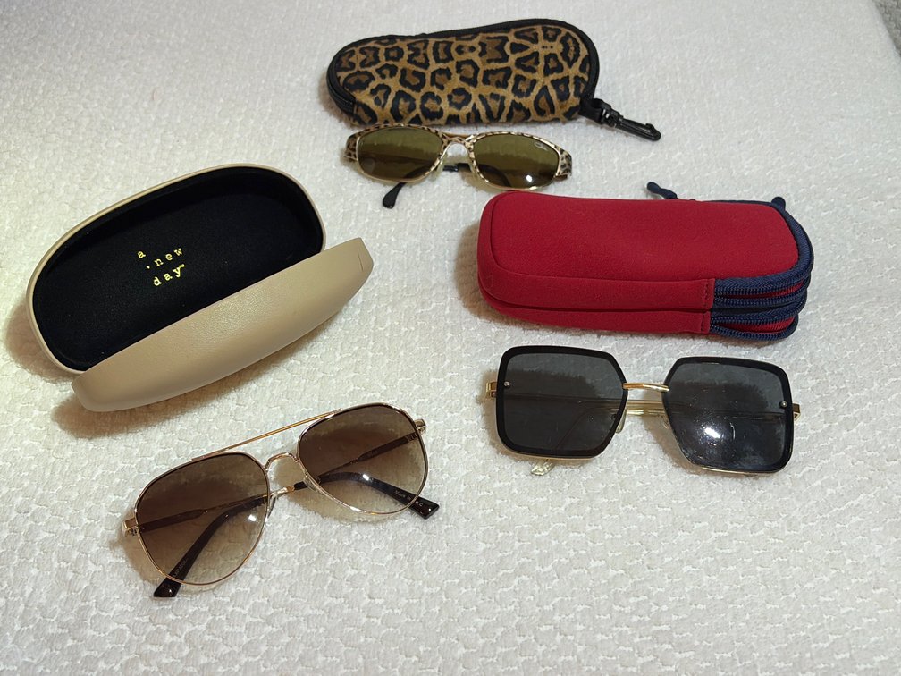 3 pairs of sunglasses