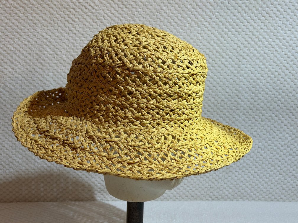 Ladies, straw hat