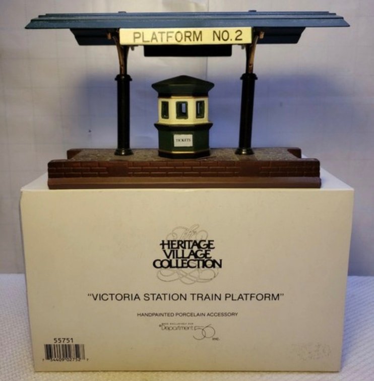 Dept 56 Heritage Village collection Victoria station train platform