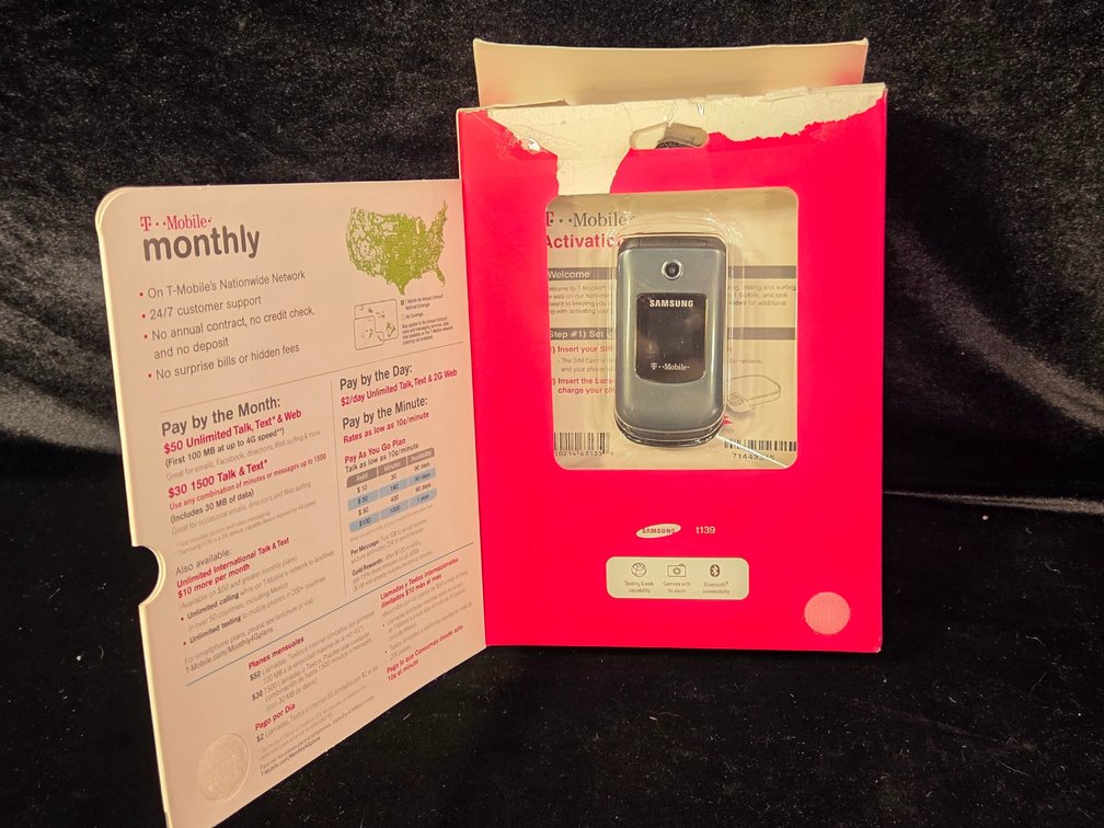 T-Mobile Samsung SGH-T139 Flip Phone new in opened box