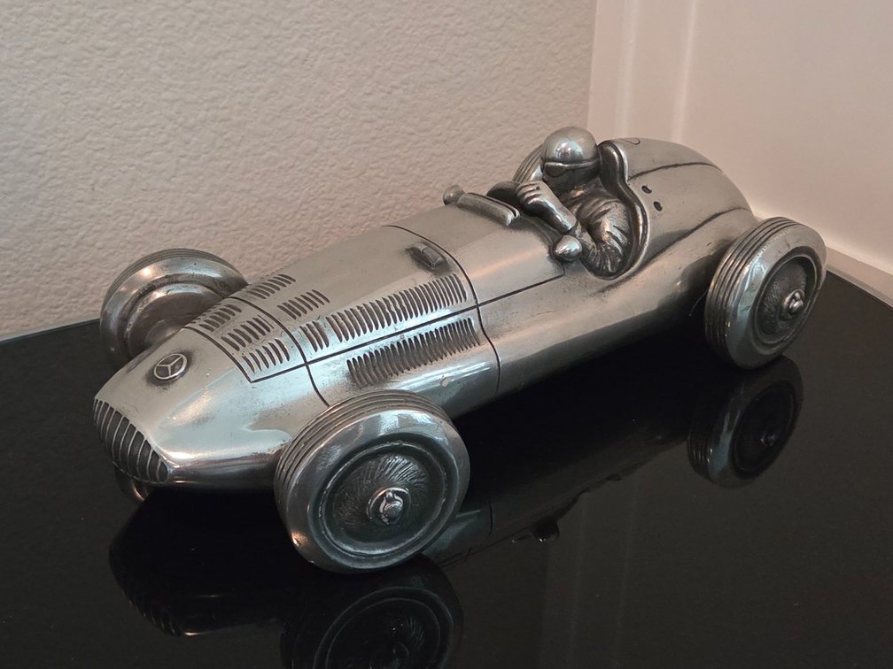 Vintage Compulsion Gallery Mercedes-Benz W165 Tripoli race car sculpture