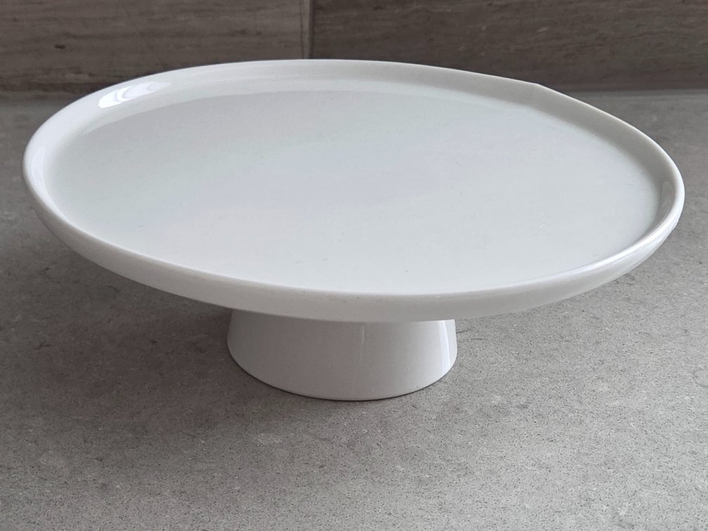 10 Strawberry Street Whittier White Porcelain 10-inch Cake Stand