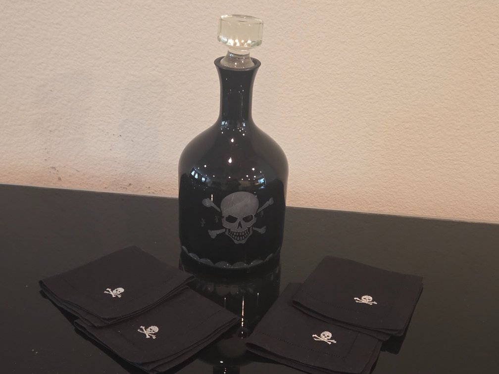 Skellington Skull and Crossbones Decanter with 4 pc linen pirate napkins