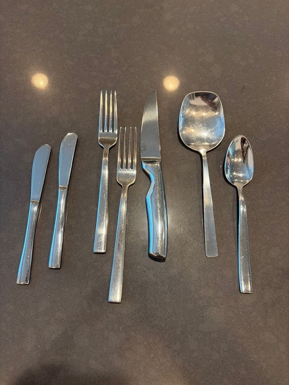 Stainless flatware