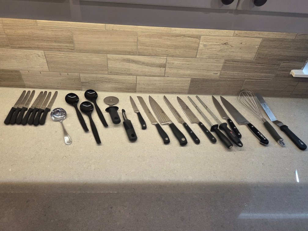 24 pc Knives and Kitchen Accessories