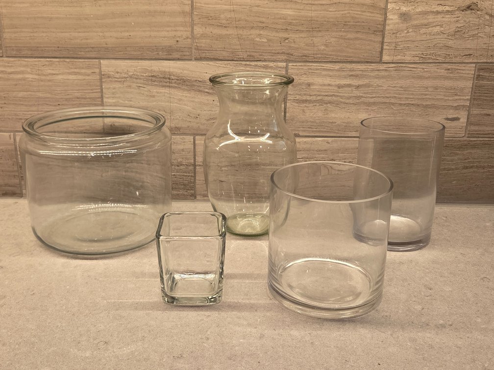 5 glass vases, various sizes