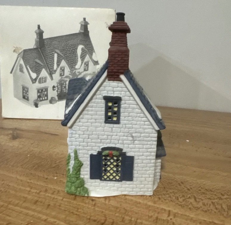 Department 56 Brownlow House from the Dickens' Village Oliver Twist sub-series