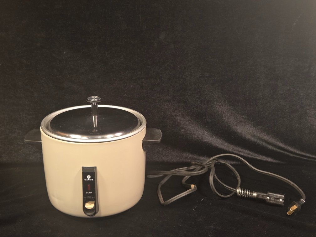 Sanyo automatic rice cooker and steamer