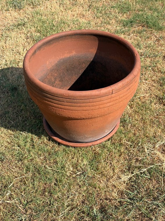 20 inch diameter terra-cotta pot with saucer