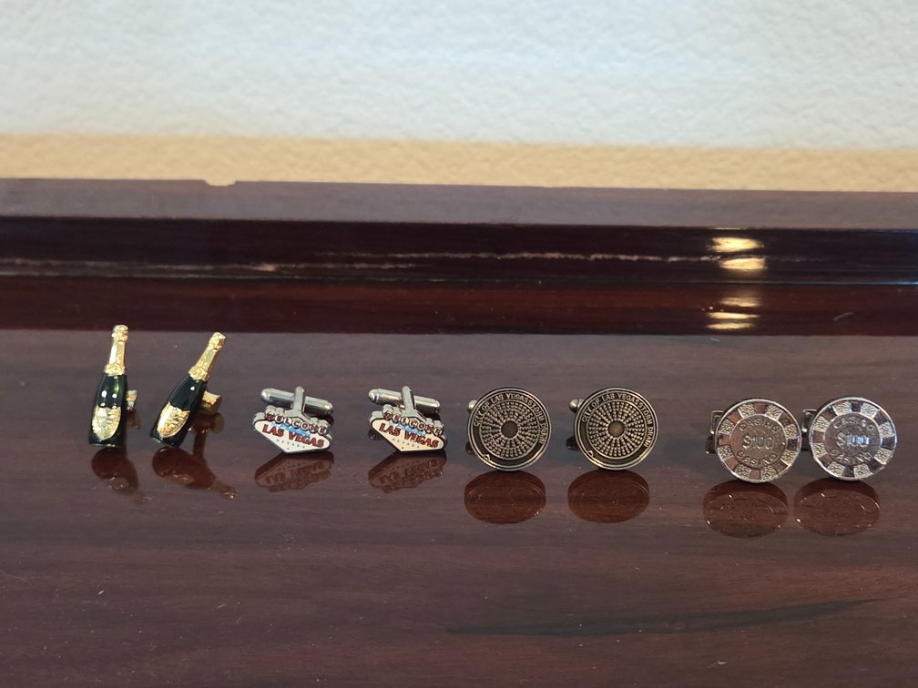 4 pairs of Las Vegas themed Cufflinks