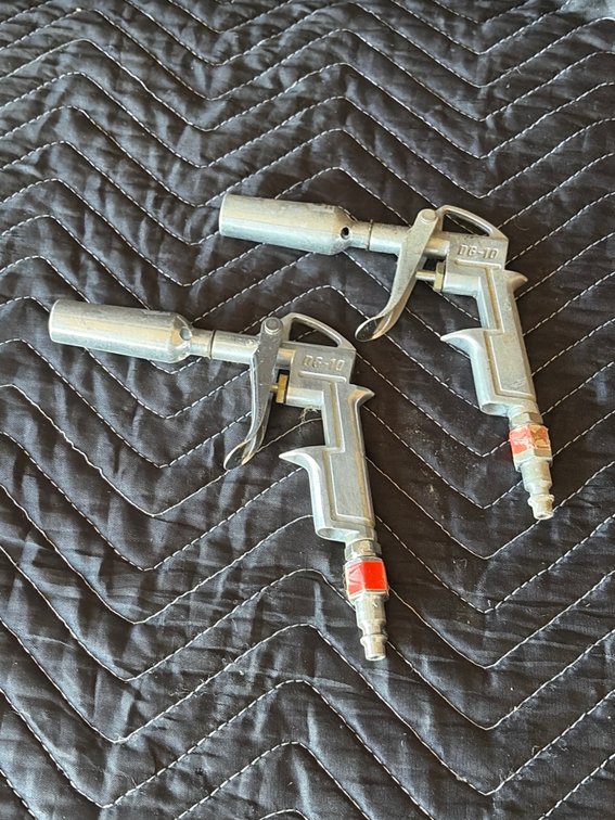 (2) DG10 air nozzles