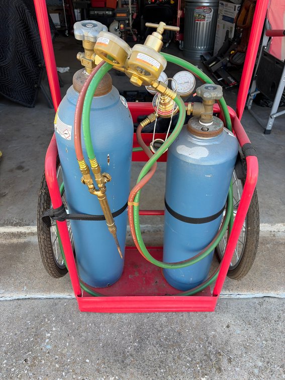 Oxygen acetylene torch outfit with dolly, regulators accessories