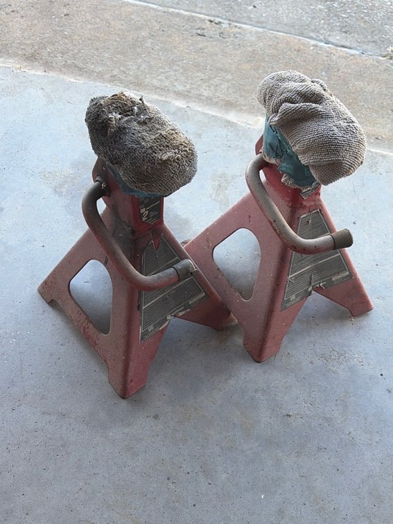 Pair of jackstands