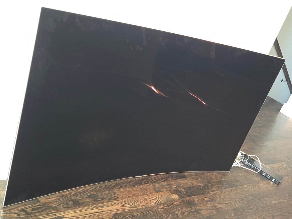 Samsung 75" Q8C Curved 4K Smart QLED TV (Model: QN75Q8CAMFXZA)