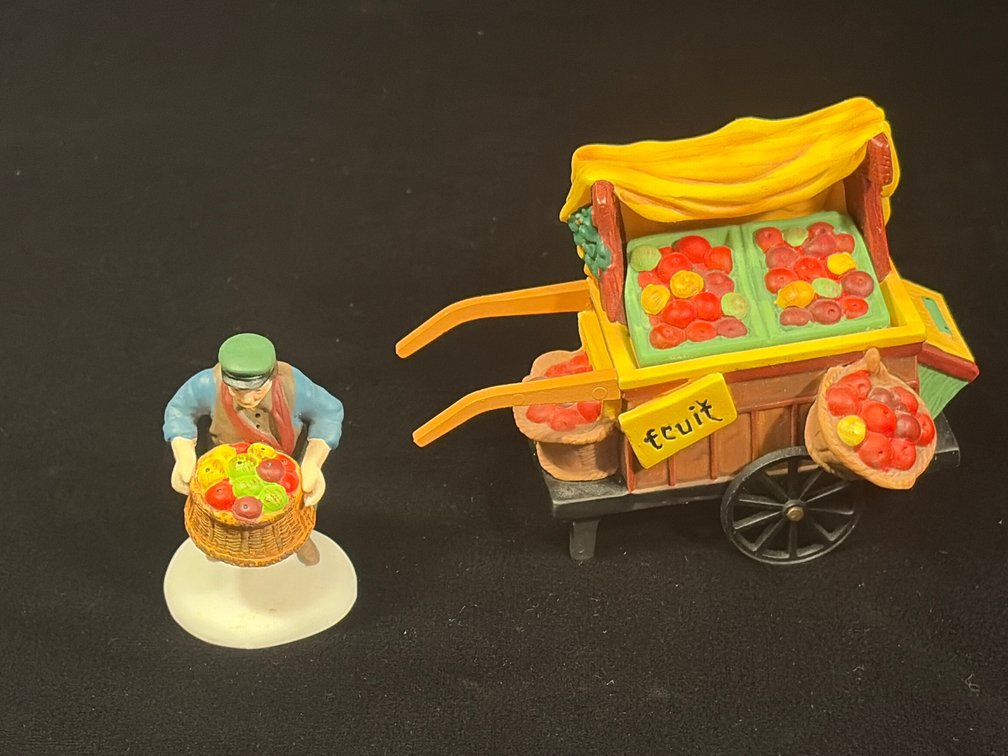 Department 56 Chelsea market fruit, Monger & cart