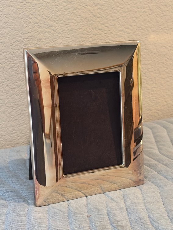 Ralph Lauren home 4 x 6 silver plated picture frame