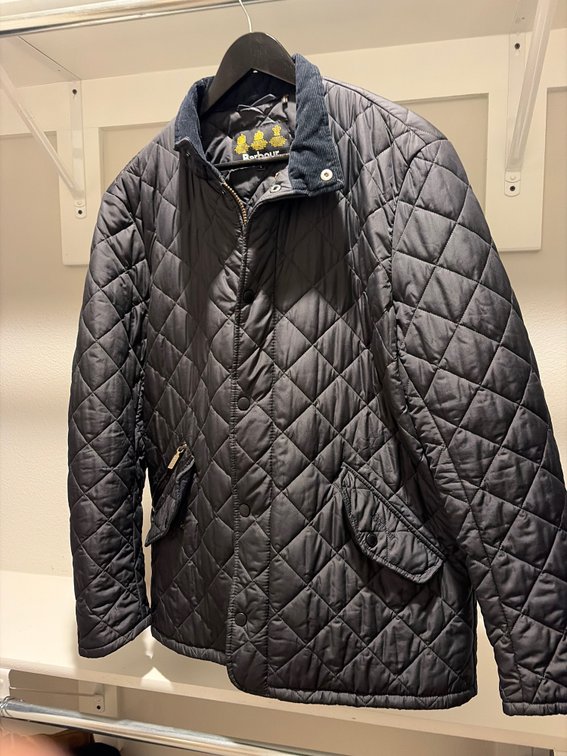 Barbour men’s large, black quilted jacket corduroy collar