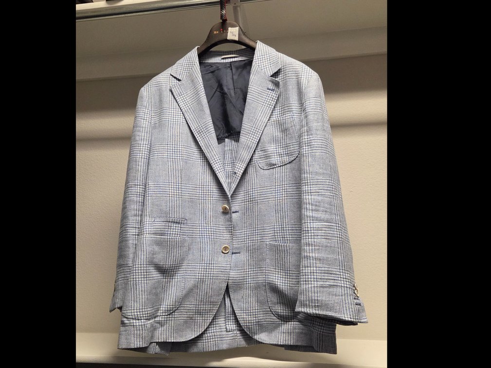Brunello Cucinelli 42R light blue and white glen plaid linen and wool sport coat