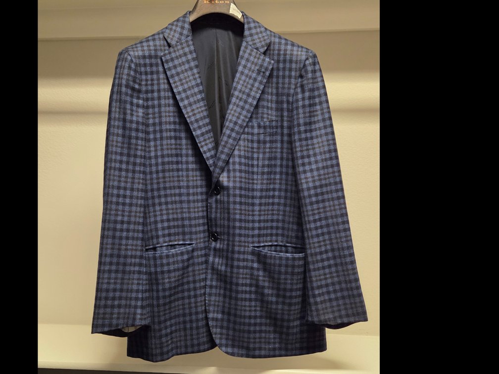Kiton 44R Navy and Maroon Plaid 2 button blazer