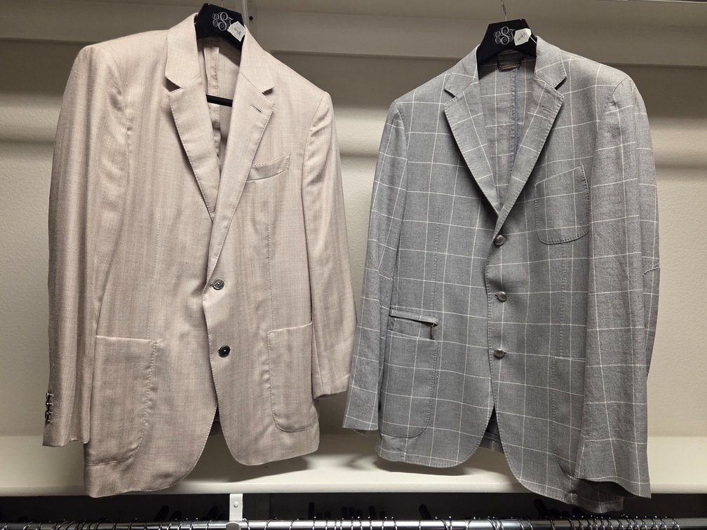 2 44R Ermenegildo Zegna lightweight blazers