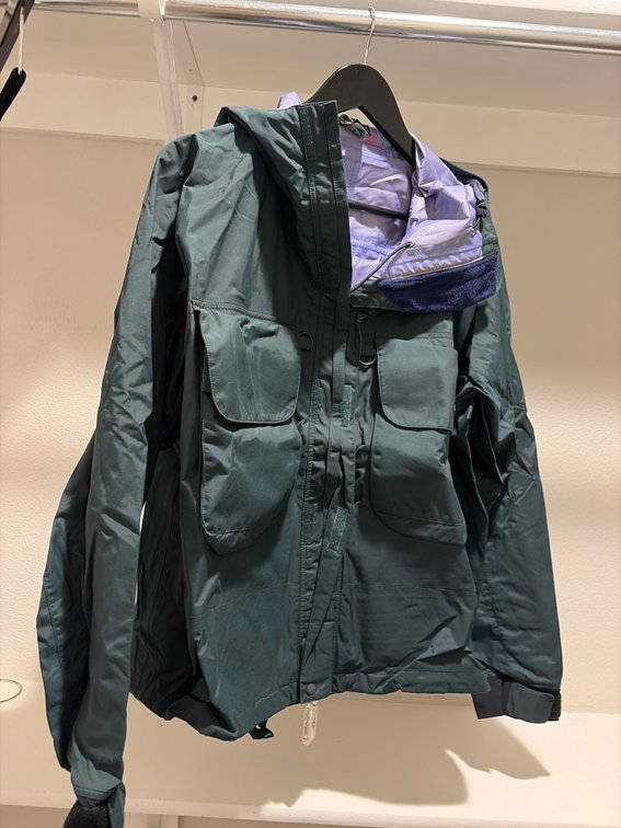 Patagonia large raincoat green