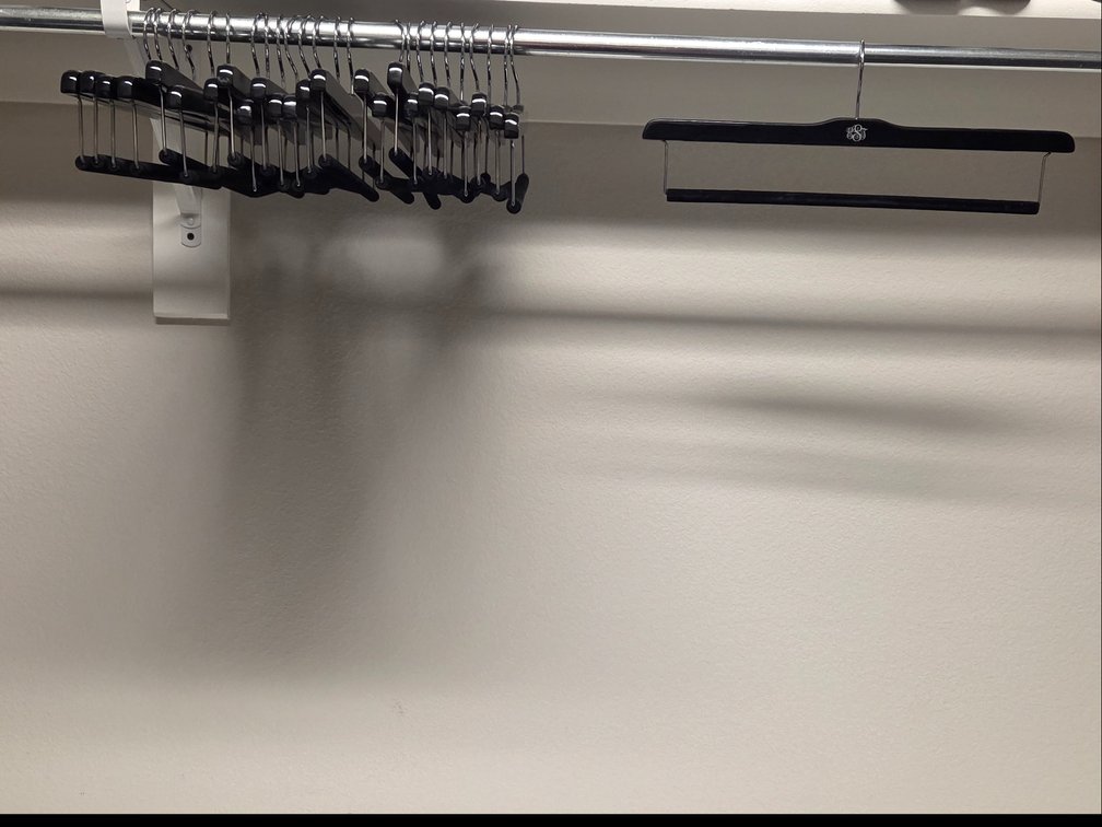 25 Kirby Allison trouser hangers