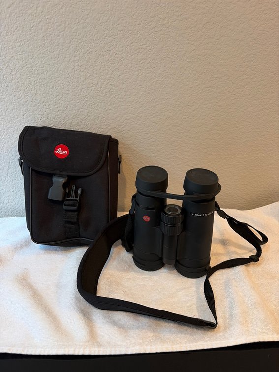 Leica Ultravid 10 x 42 HD binoculars