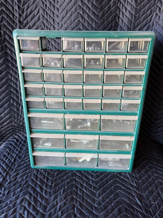 Hardware cabinet