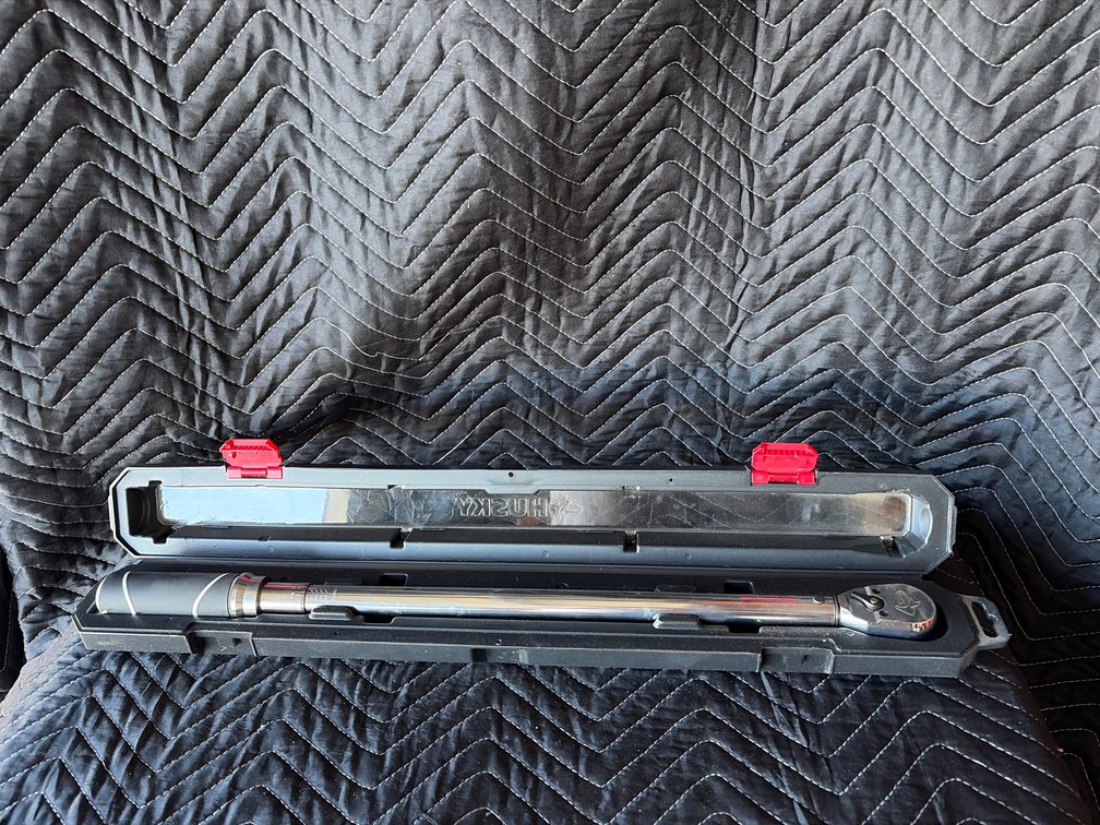 Husky long handled half inch drive torque wrench